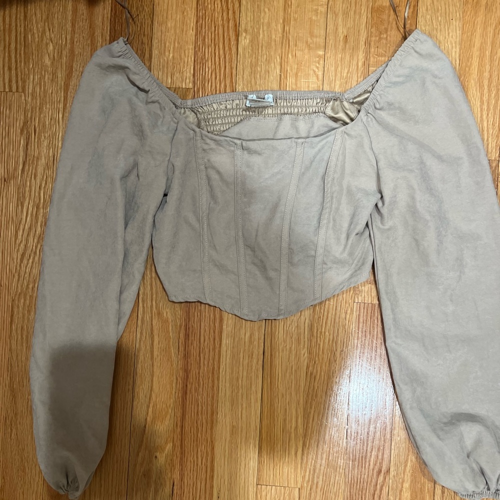 Long sleeve cropped top